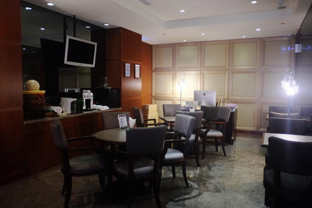 Tokyo International Hotel Taipei Esterno foto