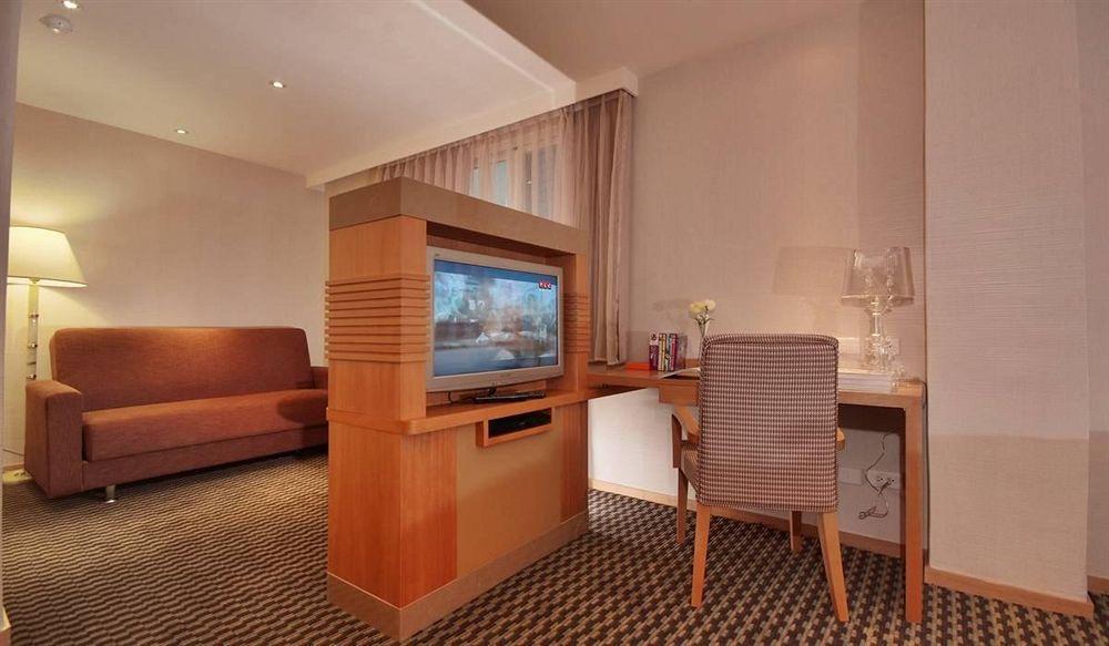 Tokyo International Hotel Taipei Esterno foto