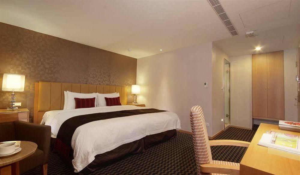 Tokyo International Hotel Taipei Esterno foto